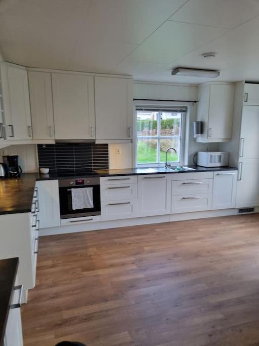 Moderne Hus Med 5 Soverom Og 2 Bad Pa Hidra *