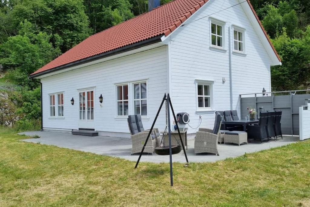 Moderne Hus Med 5 Soverom Og 2 Bad Pa Hidra *