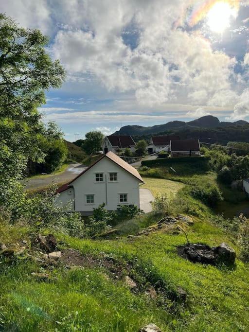 Moderne Hus Med 5 Soverom Og 2 Bad Pa Hidra Rasvag