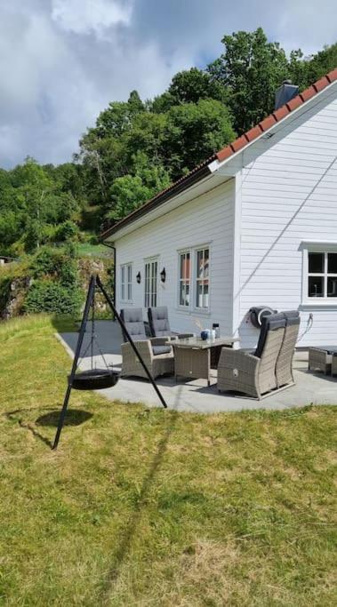 Moderne Hus Med 5 Soverom Og 2 Bad Pa Hidra *